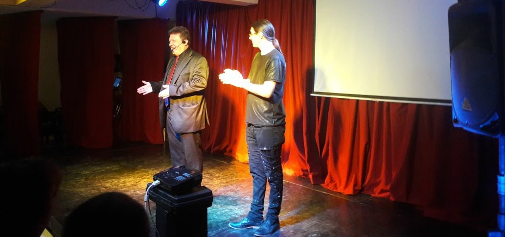 Show de magia con Henry Evans